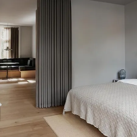Apartment By Brochner