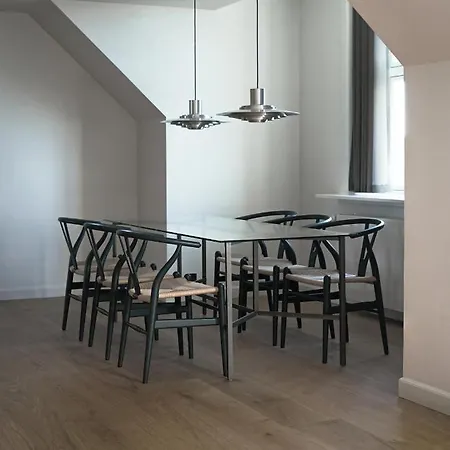 By Brochner דירה