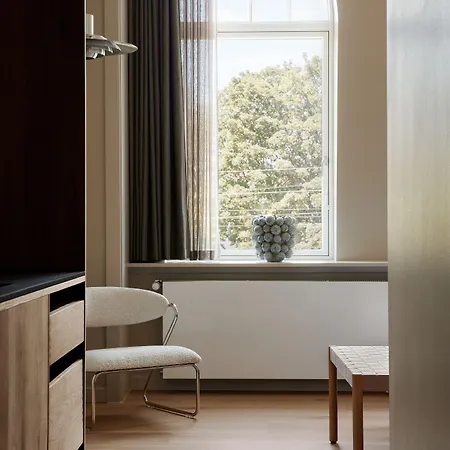 아파트 By Brochner